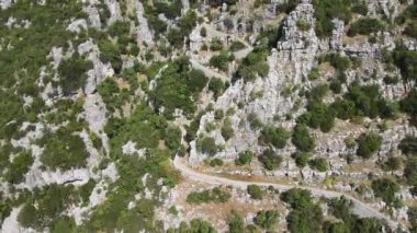 Vikos Vadisi ve Pindus Dağları, Zagori, Epirus, Yunanistan 'daki Vradeto Adımları' nın şaşırtıcı görüntüsü