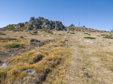 Bulgaristan 'ın Cherni Vrah zirvesi yakınlarındaki Vitosha Dağı' nın şaşırtıcı sonbahar manzarası