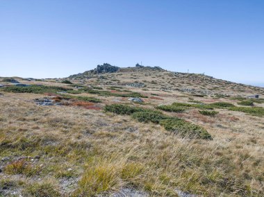 Bulgaristan 'ın Cherni Vrah zirvesi yakınlarındaki Vitosha Dağı' nın şaşırtıcı sonbahar manzarası