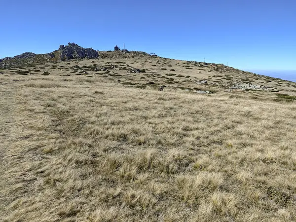 Bulgaristan 'ın Cherni Vrah zirvesi yakınlarındaki Vitosha Dağı' nın şaşırtıcı sonbahar manzarası