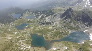 Bulgaristan 'ın Yedi Rila Gölü yakınlarındaki Rila Dağı' nın şaşırtıcı hava manzarası