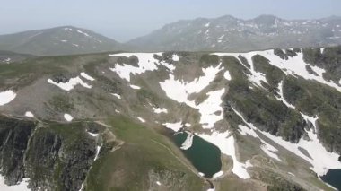 Bulgaristan 'ın Yedi Rila Gölü yakınlarındaki Rila Dağı' nın şaşırtıcı hava manzarası