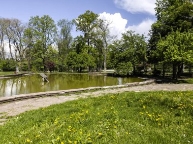 Bulgaristan 'ın Sofya kentindeki Borisova gradina (Boris Garden)' ın İnanılmaz Baharı