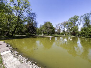 Bulgaristan 'ın Sofya kentindeki Borisova gradina (Boris Garden)' ın İnanılmaz Baharı