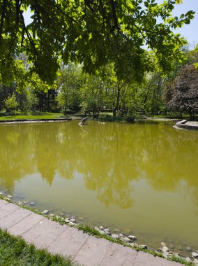 Bulgaristan 'ın Sofya kentindeki Borisova gradina (Boris Garden)' ın İnanılmaz Baharı
