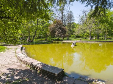 Bulgaristan 'ın Sofya kentindeki Borisova gradina (Boris Garden)' ın İnanılmaz Baharı