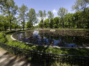 Bulgaristan 'ın Sofya kentindeki Borisova gradina (Boris Garden)' ın İnanılmaz Baharı