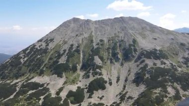 Bulgaristan 'ın Banderitsa Bölgesi yakınlarındaki Pirin Dağı' nın şaşırtıcı hava manzarası