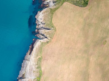 Bulgaristan 'ın Burgaz Bölgesi' nin Varvara kasabası yakınlarındaki Karadeniz kıyı şeridinin hava manzarası