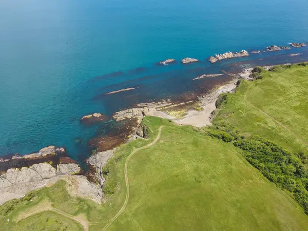 Bulgaristan 'ın Burgaz Bölgesi' nin Varvara kasabası yakınlarındaki Karadeniz kıyı şeridinin hava manzarası