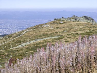 Bulgaristan 'ın Cherni Vrah zirvesi yakınlarındaki Vitosha Dağı' nın şaşırtıcı sonbahar manzarası