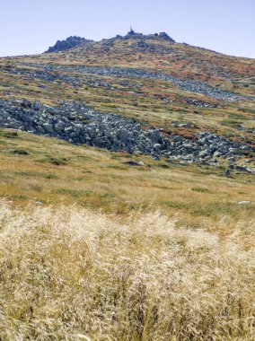 Bulgaristan 'ın Cherni Vrah zirvesi yakınlarındaki Vitosha Dağı' nın şaşırtıcı sonbahar manzarası