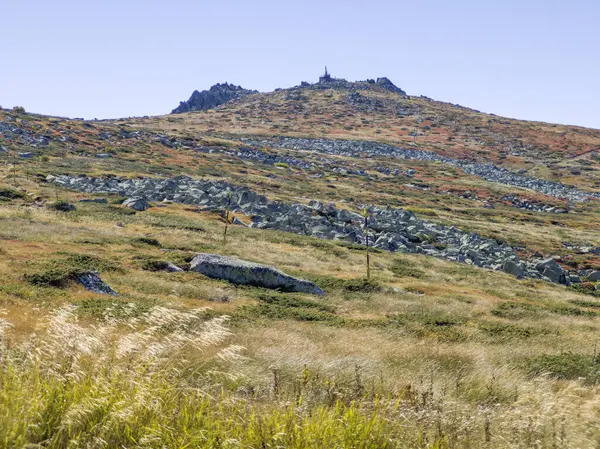 Bulgaristan 'ın Cherni Vrah zirvesi yakınlarındaki Vitosha Dağı' nın şaşırtıcı sonbahar manzarası