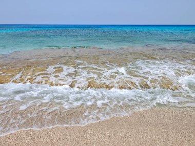 Yunanistan 'ın İyon Adaları' ndaki Agios Ioannis plajı yakınlarındaki Lefkada Panoraması