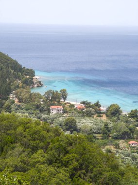 Yunanistan 'ın İyon Adaları' ndaki Agios Ioannis plajı yakınlarındaki Lefkada Panoraması