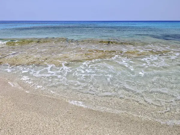 Yunanistan 'ın İyon Adaları' ndaki Agios Ioannis plajı yakınlarındaki Lefkada Panoraması