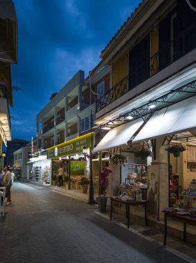 LEFKADA TOWN, GREECE - 24 Mayıs 2025: Yunanistan 'ın İyon Adaları' nın Lefkada kentinin şaşırtıcı Sunset Manzarası