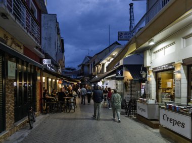 LEFKADA TOWN, GREECE - 24 Mayıs 2025: Yunanistan 'ın İyon Adaları' nın Lefkada kentinin şaşırtıcı Sunset Manzarası
