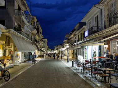 LEFKADA TOWN, GREECE - 24 Mayıs 2025: Yunanistan 'ın İyon Adaları' nın Lefkada kentinin şaşırtıcı Sunset Manzarası