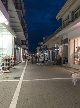 LEFKADA TOWN, GREECE - 24 Mayıs 2025: Yunanistan 'ın İyon Adaları' nın Lefkada kentinin şaşırtıcı Sunset Manzarası