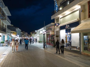 LEFKADA TOWN, GREECE - 24 Mayıs 2025: Yunanistan 'ın İyon Adaları' nın Lefkada kentinin şaşırtıcı Sunset Manzarası