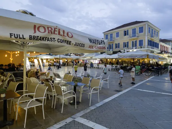 LEFKADA TOWN, GREECE - 24 Mayıs 2025: Yunanistan 'ın İyon Adaları' nın Lefkada kentinin şaşırtıcı Sunset Manzarası