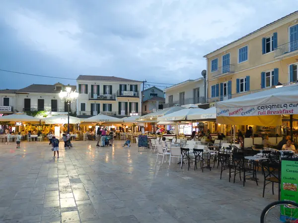 LEFKADA TOWN, GREECE - 24 Mayıs 2025: Yunanistan 'ın İyon Adaları' nın Lefkada kentinin şaşırtıcı Sunset Manzarası