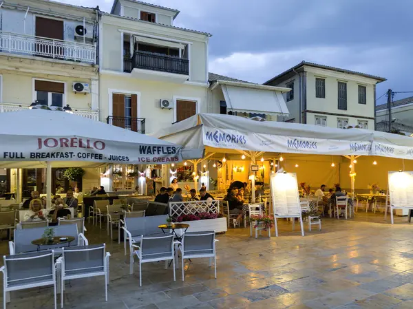 LEFKADA TOWN, GREECE - 24 Mayıs 2025: Yunanistan 'ın İyon Adaları' nın Lefkada kentinin şaşırtıcı Sunset Manzarası