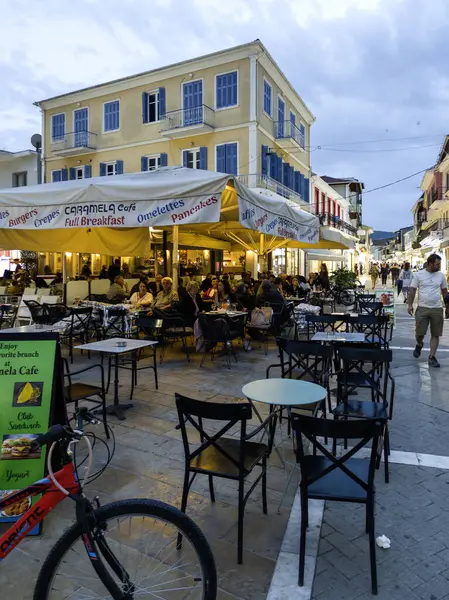 LEFKADA TOWN, GREECE - 24 Mayıs 2025: Yunanistan 'ın İyon Adaları' nın Lefkada kentinin şaşırtıcı Sunset Manzarası
