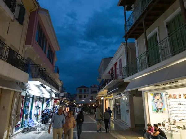 LEFKADA TOWN, GREECE - 24 Mayıs 2025: Yunanistan 'ın İyon Adaları' nın Lefkada kentinin şaşırtıcı Sunset Manzarası