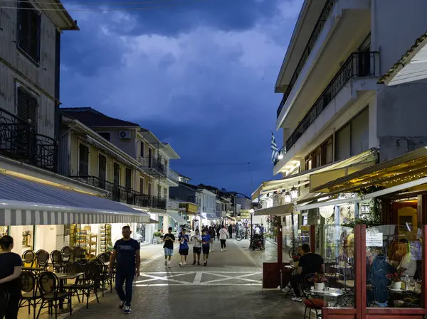 LEFKADA TOWN, GREECE - 24 Mayıs 2025: Yunanistan 'ın İyon Adaları' nın Lefkada kentinin şaşırtıcı Sunset Manzarası
