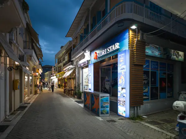 LEFKADA TOWN, GREECE - 24 Mayıs 2025: Yunanistan 'ın İyon Adaları' nın Lefkada kentinin şaşırtıcı Sunset Manzarası