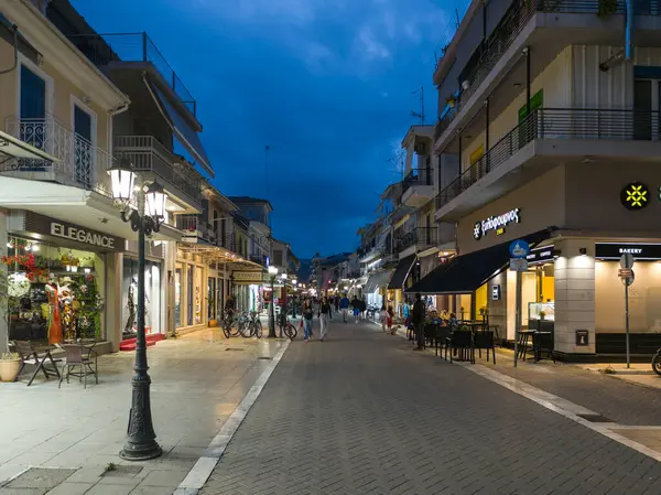 LEFKADA TOWN, GREECE - 24 Mayıs 2025: Yunanistan 'ın İyon Adaları' nın Lefkada kentinin şaşırtıcı Sunset Manzarası