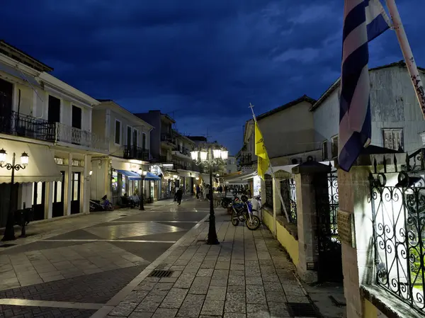 LEFKADA TOWN, GREECE - 24 Mayıs 2025: Yunanistan 'ın İyon Adaları' nın Lefkada kentinin şaşırtıcı Sunset Manzarası
