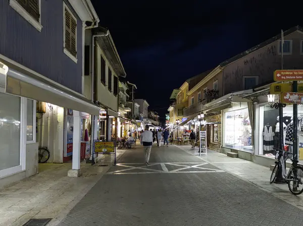 LEFKADA TOWN, GREECE - 24 Mayıs 2025: Yunanistan 'ın İyon Adaları' nın Lefkada kentinin şaşırtıcı Sunset Manzarası