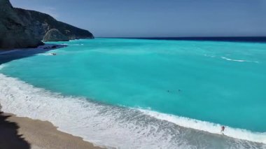 Yunanistan 'ın İyon Adaları' ndaki Porto Katsiki plajı yakınlarındaki Lefkada Sahili 'nin Muhteşem Panoraması