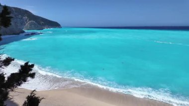 Yunanistan 'ın İyon Adaları' ndaki Porto Katsiki plajı yakınlarındaki Lefkada Sahili 'nin Muhteşem Panoraması