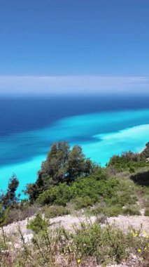 Yunanistan 'ın İyon Adaları' ndaki Egremni Sahili yakınlarındaki Lefkada Sahili 'nin Muhteşem Panoraması