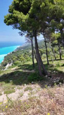 Yunanistan 'ın İyon Adaları' ndaki Egremni Sahili yakınlarındaki Lefkada Sahili 'nin Muhteşem Panoraması