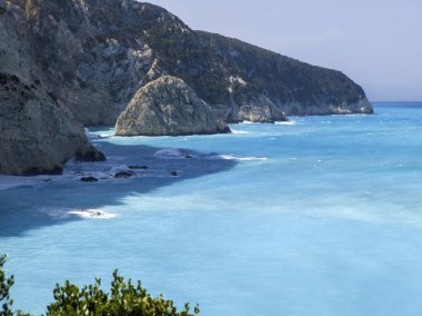 Yunanistan 'ın İyon Adaları' ndaki Porto Katsiki plajı yakınlarındaki Lefkada Sahili 'nin Muhteşem Panoraması