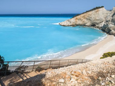 Yunanistan 'ın İyon Adaları' ndaki Porto Katsiki plajı yakınlarındaki Lefkada Sahili 'nin Muhteşem Panoraması