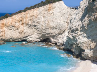 Yunanistan 'ın İyon Adaları' ndaki Porto Katsiki plajı yakınlarındaki Lefkada Sahili 'nin Muhteşem Panoraması