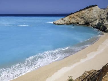 Yunanistan 'ın İyon Adaları' ndaki Porto Katsiki plajı yakınlarındaki Lefkada Sahili 'nin Muhteşem Panoraması