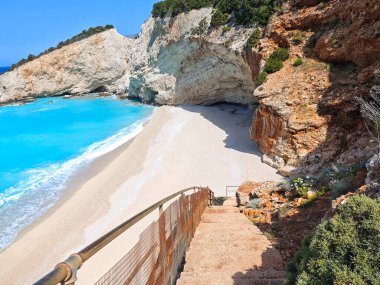 Yunanistan 'ın İyon Adaları' ndaki Porto Katsiki plajı yakınlarındaki Lefkada Sahili 'nin Muhteşem Panoraması