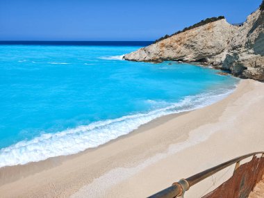 Yunanistan 'ın İyon Adaları' ndaki Porto Katsiki plajı yakınlarındaki Lefkada Sahili 'nin Muhteşem Panoraması