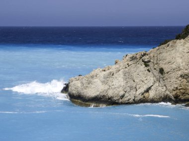 Yunanistan 'ın İyon Adaları' ndaki Porto Katsiki plajı yakınlarındaki Lefkada Sahili 'nin Muhteşem Panoraması