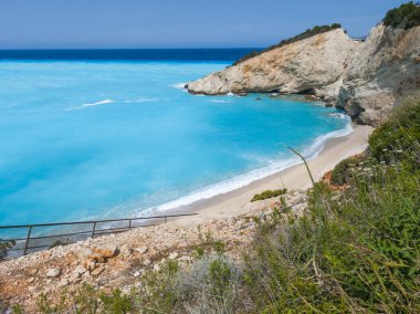 Yunanistan 'ın İyon Adaları' ndaki Porto Katsiki plajı yakınlarındaki Lefkada Sahili 'nin Muhteşem Panoraması