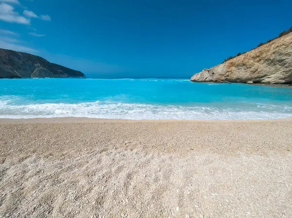 Yunanistan 'ın İyon Adaları' ndaki Porto Katsiki plajı yakınlarındaki Lefkada Sahili 'nin Muhteşem Panoraması