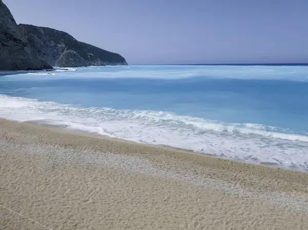 Yunanistan 'ın İyon Adaları' ndaki Porto Katsiki plajı yakınlarındaki Lefkada Sahili 'nin Muhteşem Panoraması