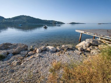 Skiathos Town, Sporades, Thessaly, Yunanistan 'ın sahil sokağından Panorama